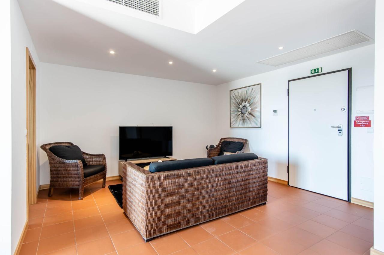 Superbe Appartement Spacieux Avec Terrasse Vue Piscine Vilamoura Kültér fotó